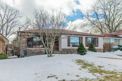 Image de Perfect Getaway for the Family: Spacious, Cozy 2-Bedroom Private Basement!