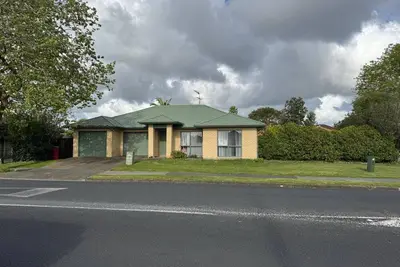 Image de Relaxing 3br Home by Wattle Downs Reserve