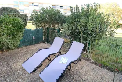 Image de 2 pièces climatisé avec terrasse, parking