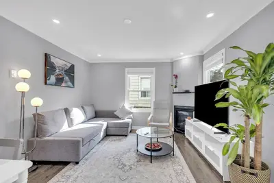 Image de 3br Home with 2 bath | Near\nYYZ Airport 7 minutes