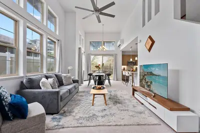 Image de @Marbella Lane - Elegant 3br w/ Marvelous Views