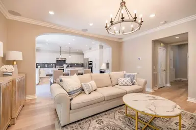 Marbella Lane - Modern and Sophisticated Home