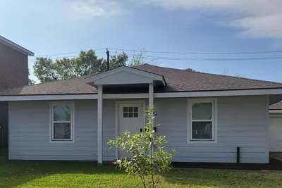 Image de Newly renovated home near Tmc, Downtown, Uh, Tsu available for short term rental