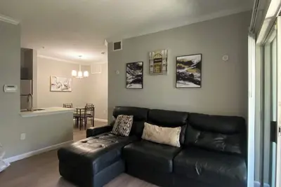 Image de Cozy 1-bedroom apartment in charming Houston 17 mins from Galleria Mall.