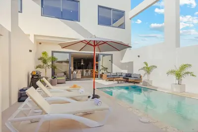 Image de 4br with Private Pool at Salty Breeze by Bocobay