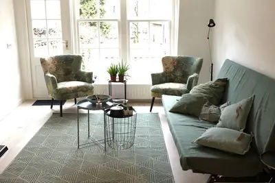 Image de Delightful luxury home for business and private travelers (10p). Heart of downtown!