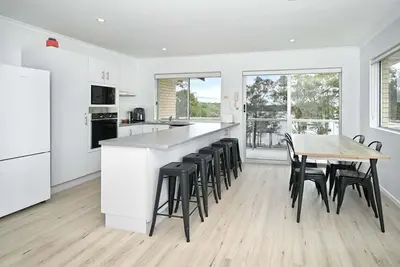 Image de Bradman Ave Gem: River Views & Outdoor Activities