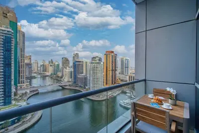 Image de Waterfront Marina Views | Sleeps 4 | Beach & Mall