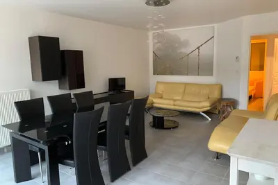 Image de Appartement à proximité du parc, cure thermale, Casino. Parking gratuit.