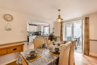 Image de 3 Bed in Appledore (oc-phoe)