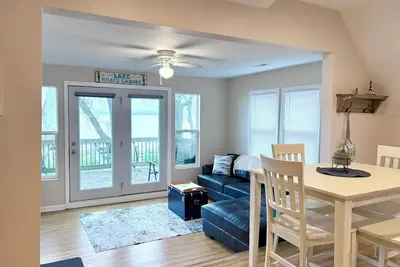 Image de \"Driftwood Point\" Sunrise Views!