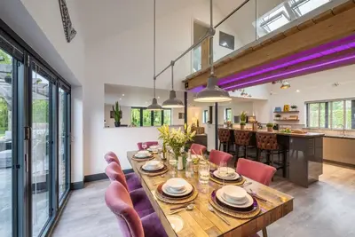 Image de 4 Bed in Steeple Bumpstead (oc-hatch)