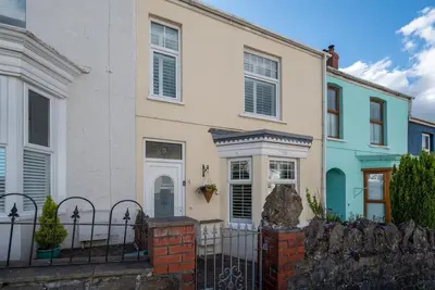 4 Bed in Mumbles (oc-hh1227)