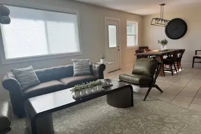 Image de Luxury Furnished Modern Home   Midland, Tx