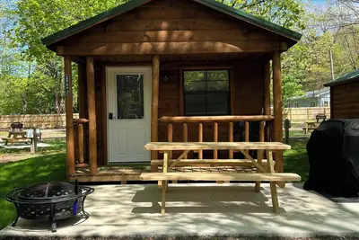 Image de Sister Lakes of Michigan Glamping Cabin #2