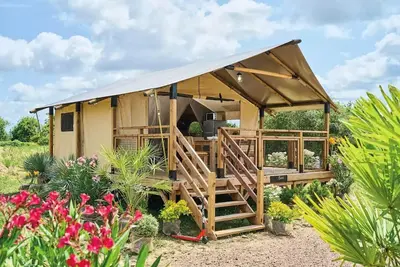 Image de Lodge Toile Bali - 32 M² - 2 Chambres sans sanitaire 5 personnes