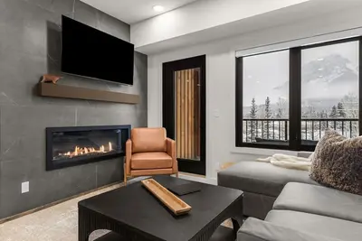 Image de Brand New Condo | Mountain Views