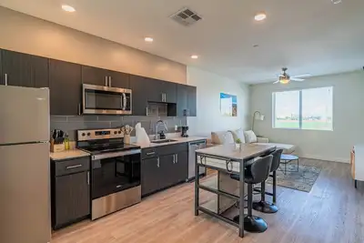 Image de Modern 2br King 2ba + Pool | Gym | InUnitLaundry