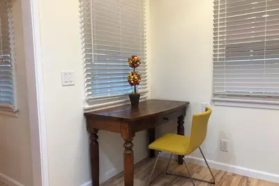 Image de Cozy storybook 2-bedroom house in marvelous Arcadia with Ac, 可愛的兩臥室獨立屋