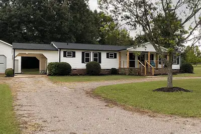 Image de Lovely, quiet and peaceful home located in the country