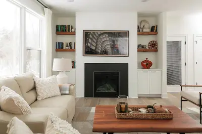 Image de Lakeshore living in charming Douglas! \nEarly check-in and late check-out