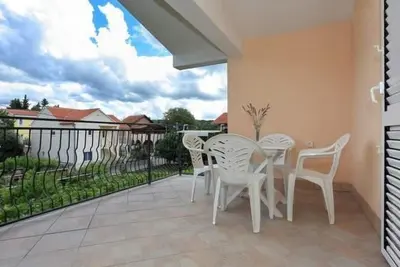 Image de Ferienapartment mit Balkon für fünf Personen by Interhome