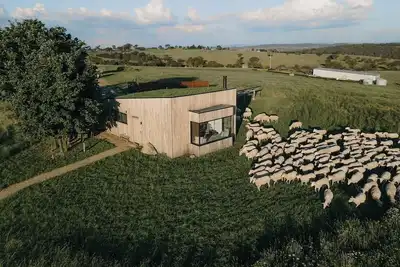 Image de Farmers Hut | Luxury Farm Escape
