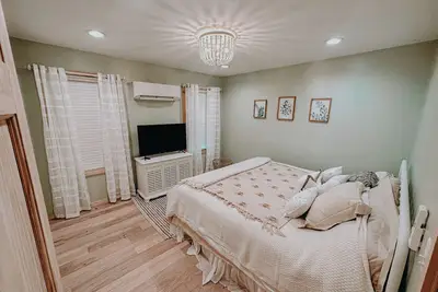 Image de A Charming Cottage Retreat Just Far Enough Away