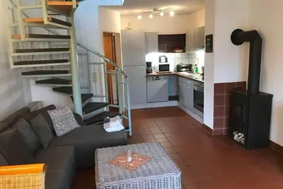 Image de Charmantes Ferienhaus in Zandt mit Garten by Interhome