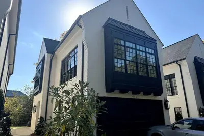 Image de 3-Br Luxury House - walk to The Grove!