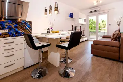 Image de Wohnung \"Secret Escape\" mit privatem Parkplatz by Interhome