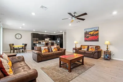 Image de 4br Family Relocation Home- Pet Friendly- Ev Outlet- 30+ Nights Stays