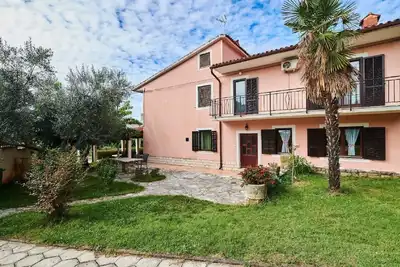 Image de Wohnung in Valica mit Großem Garten by Interhome