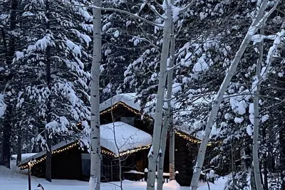 Image de Cabin in The Woods - Wilson, Wy