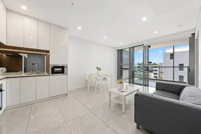 Image de Cozy 2br Stay - Walk to Cafés & City Links