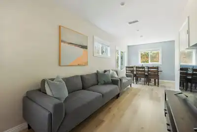 Bright and Airy Pasadena 3br near Caltech