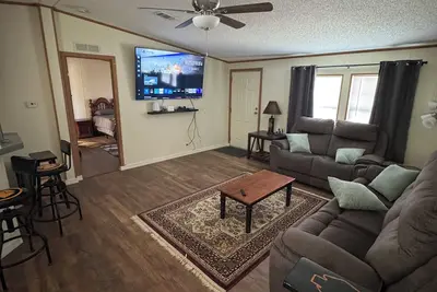 Image de Office, Two bedroom, two bath, kayak, Weber grill, self check in