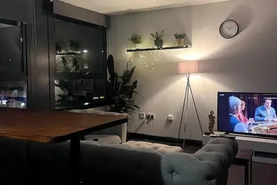 Image de Cosy flat nestled in the heart of swansea