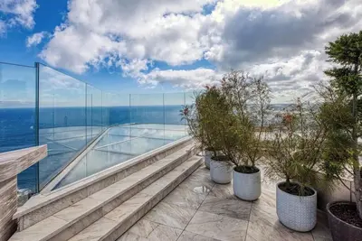 Image de Mercury Towers Luxury Stay w/ Rooftop Pool & Views