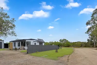 Image de Morgans Retreat - A Relaxing Off-Grid Escape in Hollands Landing