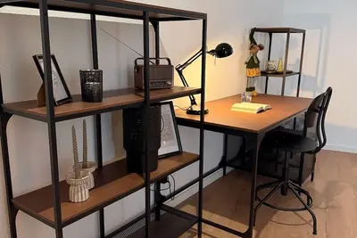 Image de Newly renovated, cozy apartment, centrally located and yet quiet