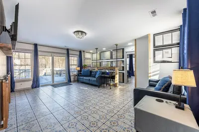 Image de Lakefront Home in Madison near Snp, Wineries, Breweries, and Venues