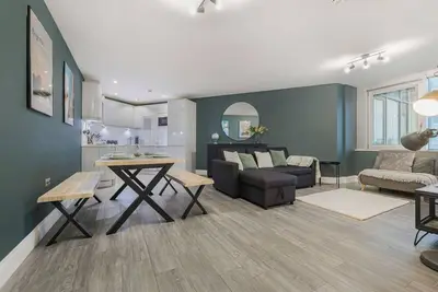 Image de Lanes Emerald | 2 Br | Central | Sleeps up to 7