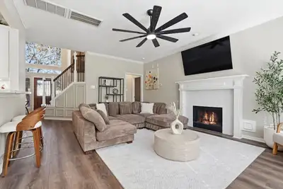 Image de The Roman 2 | Spacious Home with Pool & Game Lounge