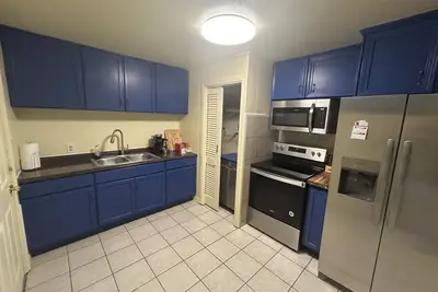 Image de 3-bedroom spacious house in peaceful Mobile.