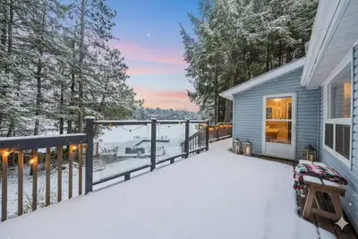 Image de Cozy Lakefront Cottage•Breathtaking Views•Firepit