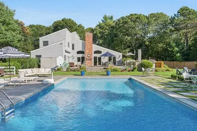 Image de Charming, Family-Friendly Getaway in Westhampton, Just Minutes from the. . .