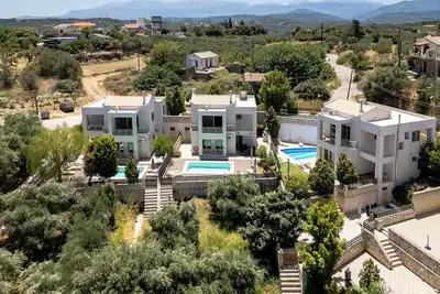 Image de Beach at 1. 3km*3 Private Pool*Sea View *24 people* 3 Bbq*3 Living rooms/kitchen