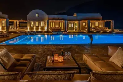 5br Villa • Heated Infinity Pool & Bar • Sea View