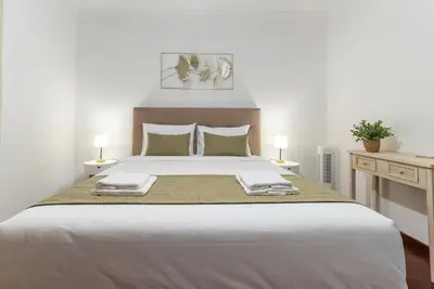 Image de Central apartment with free parking, supermarket and beach just a few steps away.